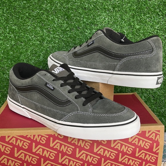 Vans Shoes - Vans Bearcat
Charcoal/White/Black
VN000DT2CWE WMNS sneakers